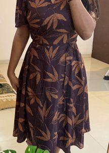 Chic Leaf Print Wrap Dress