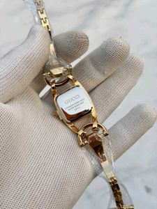 Gucci watch for her ✌️