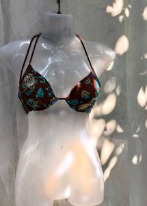 151110. Stylish Bikini Top with Floral Print
