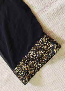 Black And Gold Glittery Top🖤✨