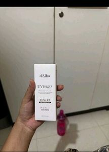 d'Alba UV Essence Tone-Up Sun Cream SPF 5