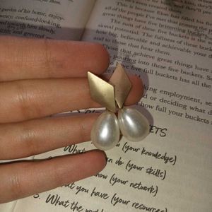 Elegant Pearl Drop Earrings