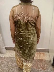 Women Ethnic Partywear Velvet Kurta