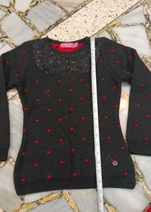 24. Woolen Cute Black &amp; Red Skirt Set