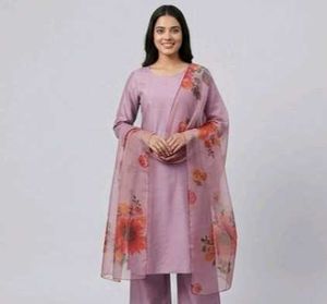 Lavender Suit with Floral Organza duppata🌺