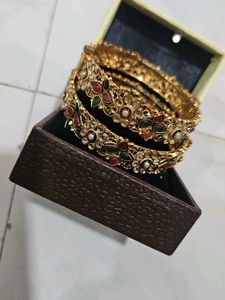 Exquisite Kundan Bangles