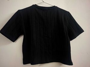 Chic Black Ribbed Cropped Top