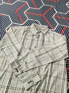 Men's Plaid Button-Up Shirt
