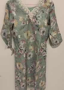Green Floral Print Kurta Set with Dupatta &amp; Pants