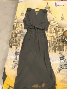 Chic Black Sleeveless Midi Dress