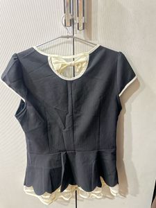 Chic Black Dress with Bow Detail