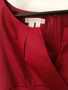 Elegant Red Sleeveless Sheath Dress