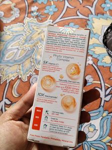 Himalaya Brightening Vitamin C Orange Face Serum