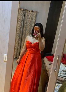 Stunning Strapless cherry red gown❤️🎀