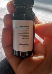 Minimalist 0.5% niacinamide serum