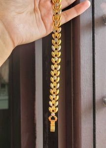 anti tarnish Elegant Gold Bracelet