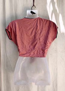 Chic Pink Tie-Front Crop Top