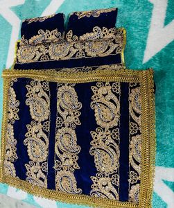 Laddu Gopal Velvet Rajiyi Bed Set With 2 Pillow