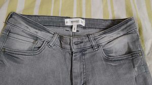 Stylish Women's Grey Denim Jeans
