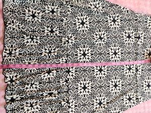 Last Call-VTG Hypnotized Black &amp; Cream skirt