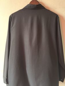 black shirt