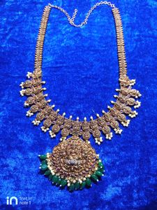 Exquisite Gold Necklace Set