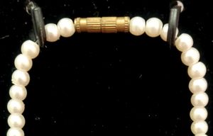 Elegant Faux Pearl Necklace