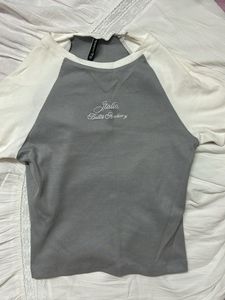 Italia T-Shirt - Stylish & Casual