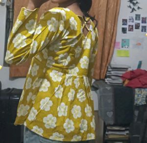Floral Print Top ( one time used)