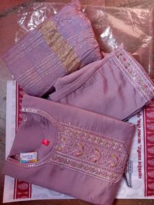 Elegant Embroidered Kurta Set..