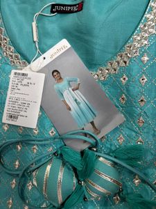 Free delivery | Dress by juniper