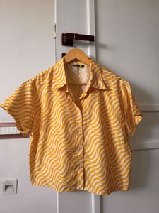 Retro Wave Print Button-Up Shirt