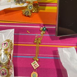 Elegant Gold Tone Bracelet Watch