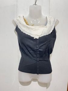 Chic Black Ribbed Top with Ruffled Collar