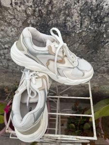 White Shoes – Size 39