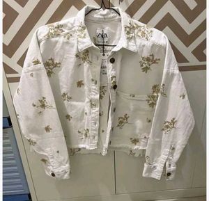 Final Sales 🔥Zara White Floral Print Cropped Deni