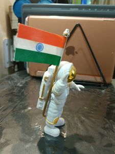 Astronaut Showpiece with Flag