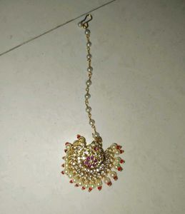 pack of 2)Stunning Pearl &amp; Kundan Maang Tikka Set