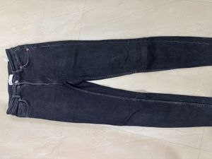 Stylish Dark Wash Zara Denim Jeans