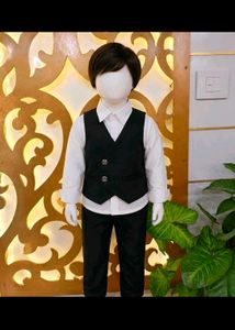Elegant White Embellished Kurta Set