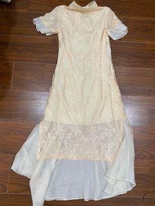 Elegant Lace Mandarin Collar Gown