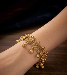 Exquisite Kundan Maang Tikka &amp; Bracelet