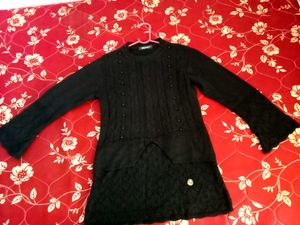 black woolen sweater for women