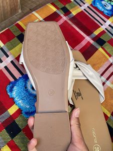 Chic White Knot Sandals