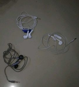 4 Set Of Earphones