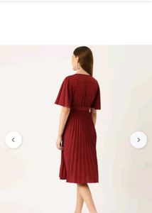 Elegant Pleated Midi Dress