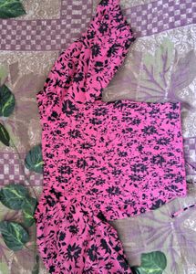 Chic Pink Floral Print Top