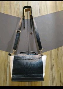 Chic Black &amp; White Shoulder Bag