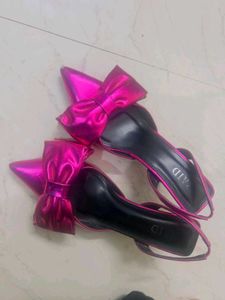Stunning Bow Pointed Toe Heels