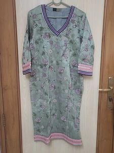 Elegant Floral Print Kurta